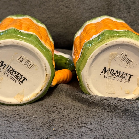 Carrot and Bunny Ceramic Mugs - Green and Orange - Picture 5 of 5